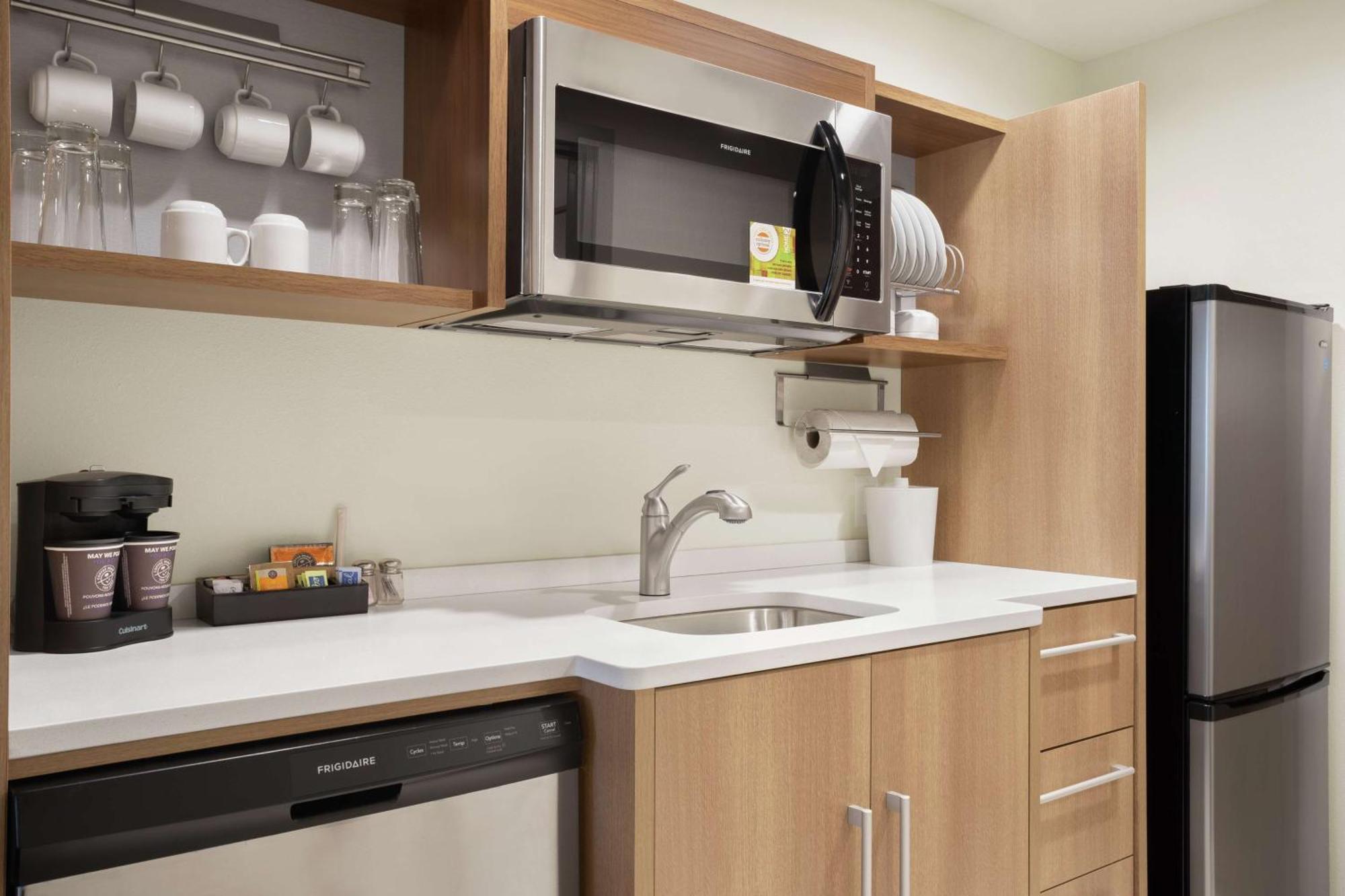 Home2 Suites By Hilton Warminster Horsham Екстер'єр фото