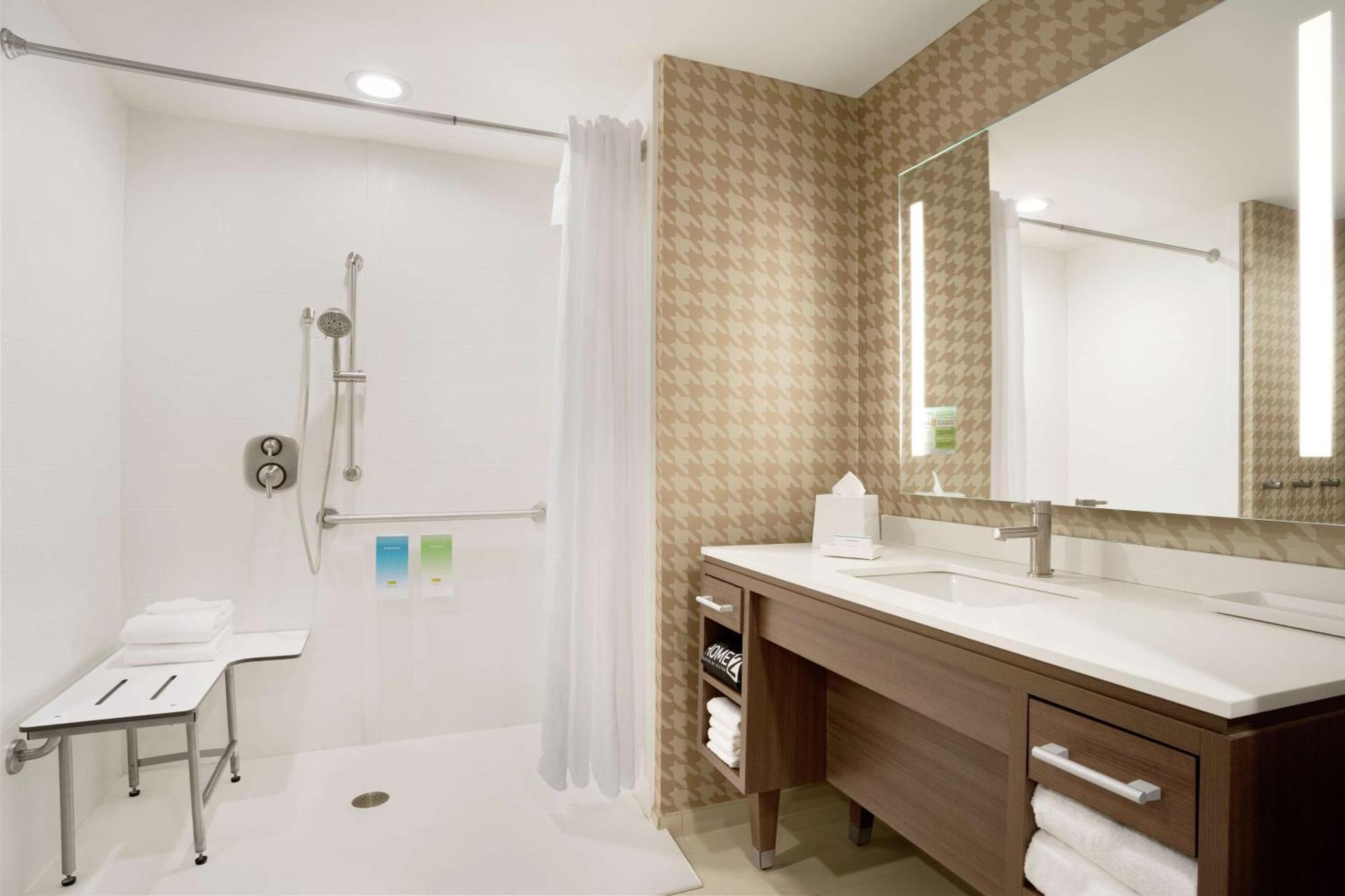 Home2 Suites By Hilton Warminster Horsham Екстер'єр фото